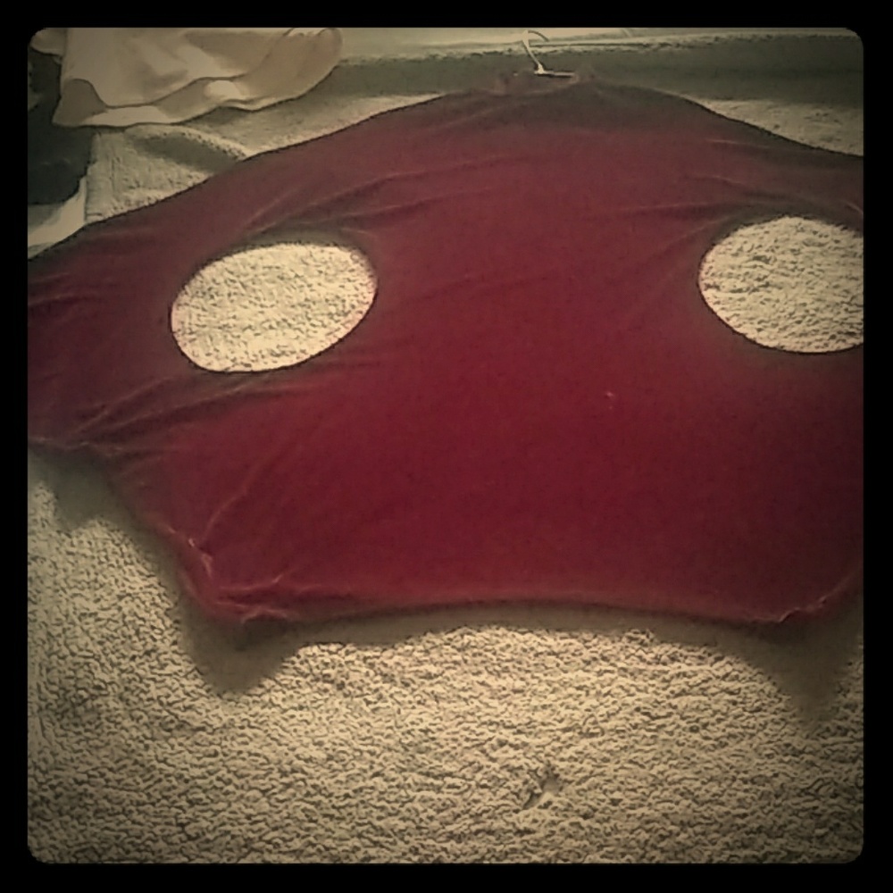 A burgundy red short dress